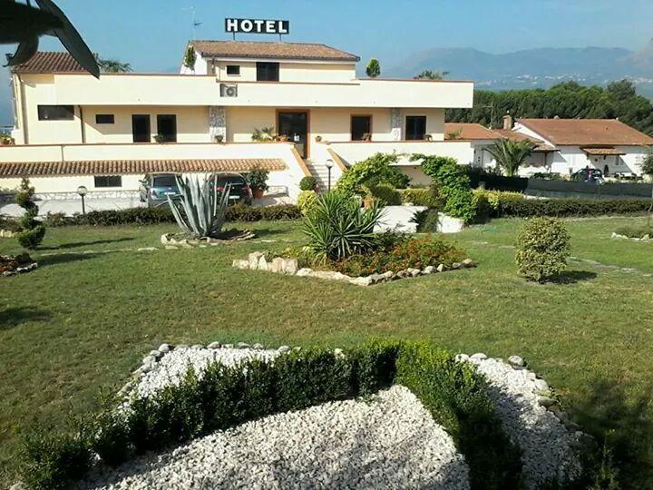 Hotel Vittoria Беневенто Екстер'єр фото