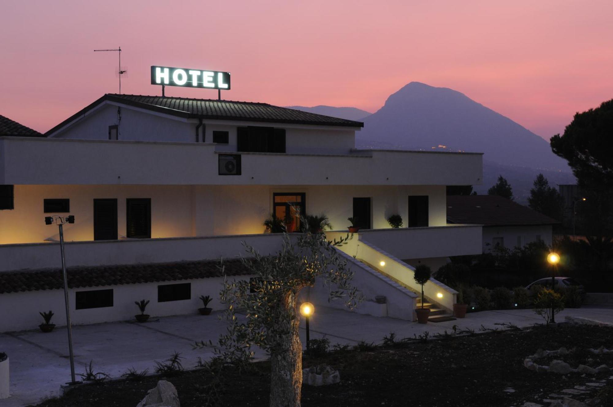 Hotel Vittoria Беневенто Екстер'єр фото